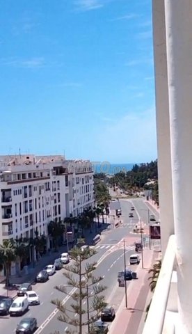 À vendre : Appartement spacieux de 136 m² sur l'Av des Far à Agadir - 1 600 000 DH