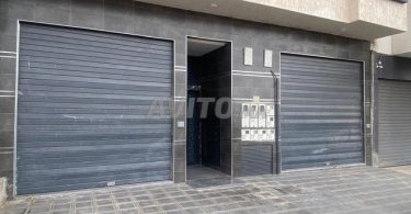 À vendre : Local commercial de 195 m² au RDC et 225 m² au sous-sol à Hay Mohammed, Agadir – 3 855 000 DH.