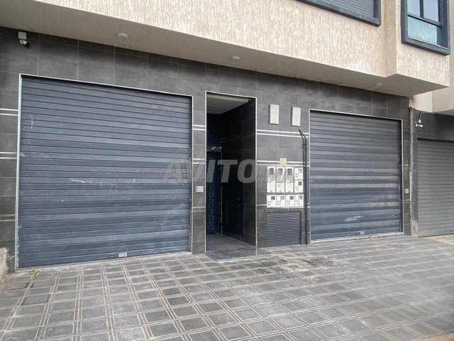 À vendre : Local commercial de 195 m² au RDC et 225 m² au sous-sol à Hay Mohammed, Agadir – 3 855 000 DH.