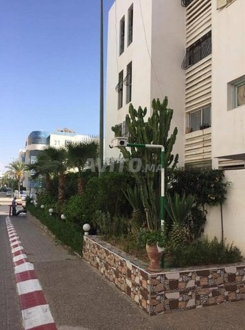 À vendre à Agadir : Appartement au premier étage avec sous-sol à Tanalt – 2 chambres, 2 salles de bains – 2 650 000 DH.