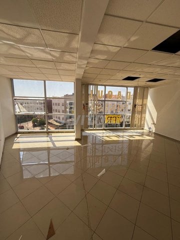Bureau vide de 98 m² à louer au 3ème étage, Hay Mohammadi, Agadir - 4 500 DH