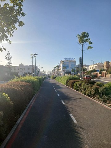 Bureaux lumineux à Agadir, Hay Dakhla – 100 m² avec deux façades pour 6 000 DH.