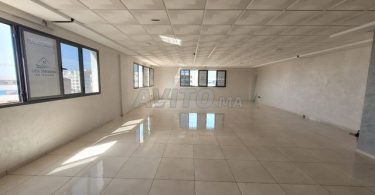 Location de Bureaux à Agadir, Founty : Bureau d'Angle de 90 m² à Agadir Bay pour 8 500 DH