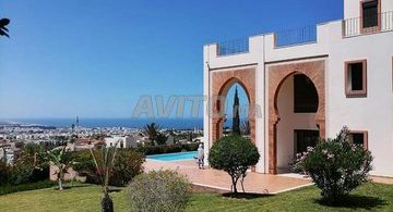 Superbe villa avec piscine à Illigh, Agadir