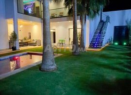 Urgent : 7 Locations de vacances de luxe à Agadir, Ihchach - Villas et Riads avec piscine et jardin, intimité assurée, à partir de 1 500 DH.
