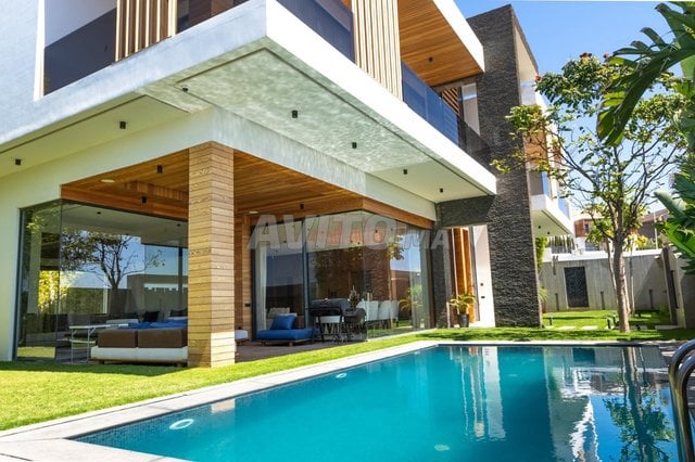 Vente d'une villa spacieuse de 15 pièces sur 1200 m² à Agadir - 32 000 000 DH