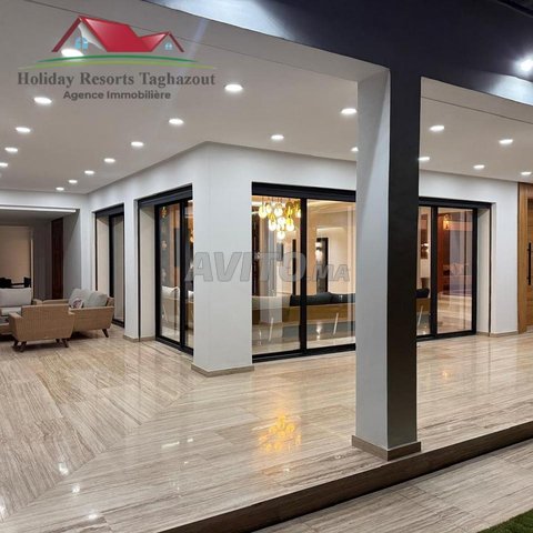 Villas et Riads de luxe à vendre à Agadir, Suisse - Villa moderne 5 chambres, 1348 m². Prix sur demande.