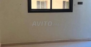 À vendre à Agadir : Maison titrée, 4 chambres, 3 salles de bain, 1 garage – 1 250 000 DH dans le quartier Hay Massira.