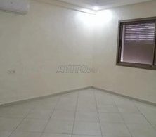 À louer : Appartement de 120 m² à Agadir, Av. Mokawama - 5 500 DH