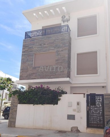 "À vendre : Villa duplex 4 chambres de 256 m² au cœur d'Agadir, Al Wifaq - 20 000 000 DH"