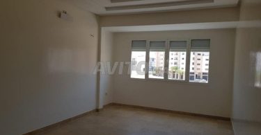 "Agadir : Appartement vide 2 pièces, 74 m² à El Houda - 3 500 DH"