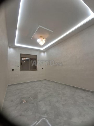 Appartements à vendre à Agadir, Cité Adrar : 2 pièces avec terrasse au premier étage, 54 m² à 540 000 DH.