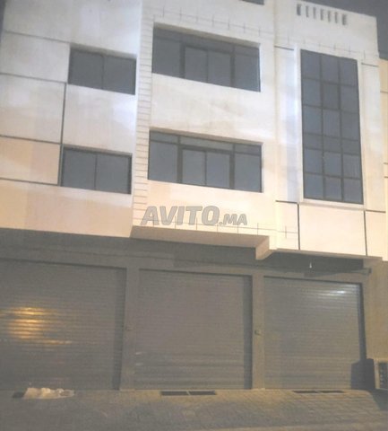 Local à vendre dans l'immeuble complet de Riad Salam, Agadir - Demandez le prix.