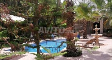 Locations de vacances à Agadir : Villas et Riads avec piscine, climatisation et Wi-Fi à partir de 1 500 DH.