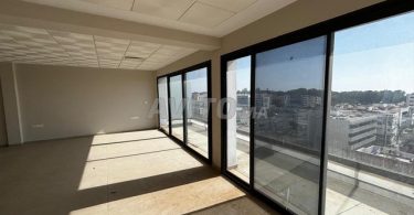 Titre : Bureau de 95 m² avec terrasse à Agadir, Abattoirs - Contactez-nous pour le prix !