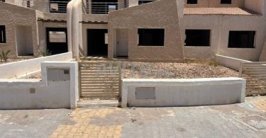 Villas et Riads à Agadir, Hay Mohammadi : Villa Semi-Finies de 3 264 m² à 3 200 000 DH