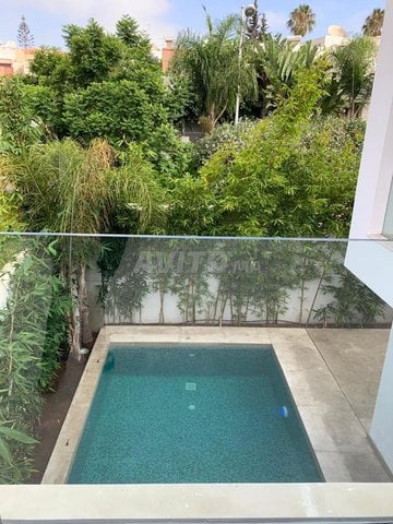 À louer à Agadir : 15 villas et riads, dont une villa de 220 m² proche du centre-ville, 3 chambres, 1 salle de bains, à partir de 25 000 DH