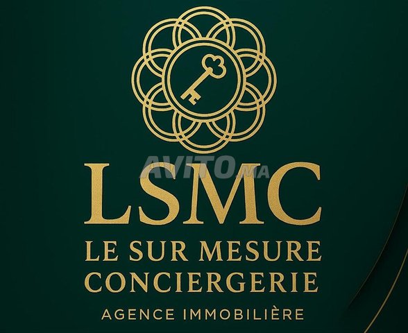 "À vendre : Deux locaux commerciaux près de la plage à Agadir - 15 000 000 DH"