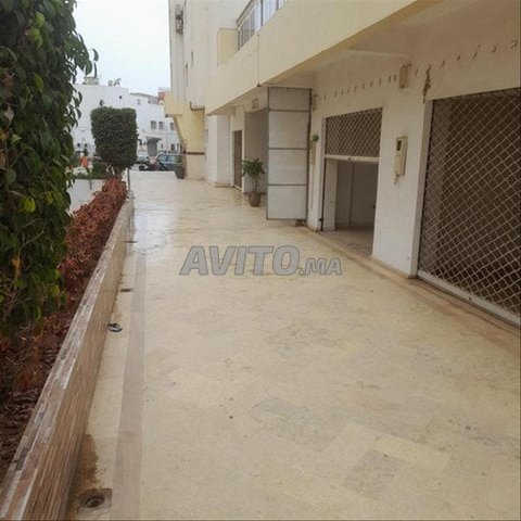 Local commercial de 27m² à Agadir, Hay Hassani, à proximité du souk El Had - 590 000 DH.