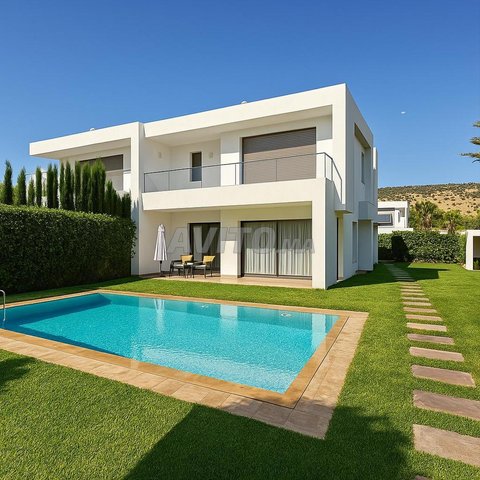 Locations de vacances de luxe à Agadir : Villa meublée 5 chambres, 3 salles de bain à partir de 3 500 DH.