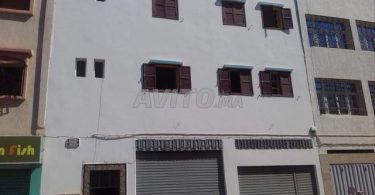 Maisons à vendre à Agadir, Hay Dakhla : Maison et 2 magasins - 4 chambres, 203 m², 3 800 000 DH.
