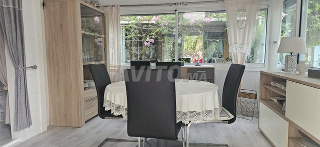 Urgent : Mobil-home aménagé en habitation meublée et équipée – 200 m² à Agadir, 900 000 DH (8 maisons disponibles, secteur autre)