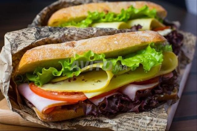 RAYANNE IMMOBILIER - À louer à Agadir : Café snack pizzeria entièrement équipé en gérance libre pour 12 000 DH dans le quartier Hay Salam.