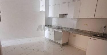 Annonce : Appartement Charmant à Résidence R4 Tilila, Agadir – 2 Chambres, 72 m², 850 000 DH