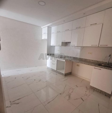 Annonce : Appartement Charmant à Résidence R4 Tilila, Agadir – 2 Chambres, 72 m², 850 000 DH