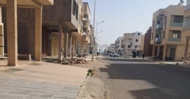 Terrains et fermes à vendre à Agadir, Cité Adrar - Opportunité commerciale à 1 400 000 DH