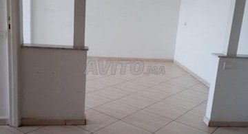 Location d'un appartement-bureau de 65 m² à Agadir, Hay Massira - 4 500 DH