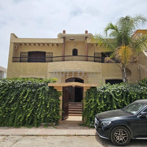 À vendre : 8 Villas et Riads à Agadir, Founty – Superficie de 324 m². Prix sur demande.