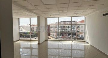 Bureau 68m² à Agadir, Hay Mohammadi – 3ème étage avec vue sur l'avenue Casablanca à 4 000 DH