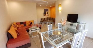 Locations de vacances haut de gamme à Agadir, Hay Mohammadi - 100m² avec piscine et confort, appartements 5+ à partir de 2 700 DH.