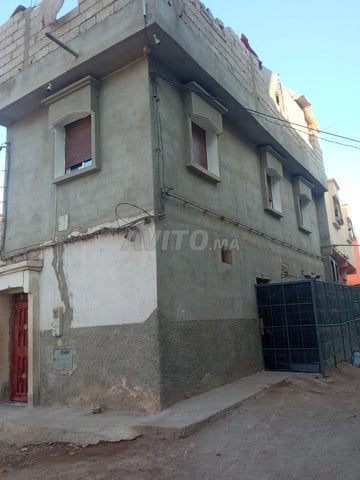 Maisons à vendre à Agadir, secteur Al-Rachid, 4 pièces, 40 m² – Prix sur demande.