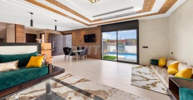 Superbe villa avec piscine privée à Agadir - Locations de vacances 5 chambres, 3 salles de bain - 2 000 DH